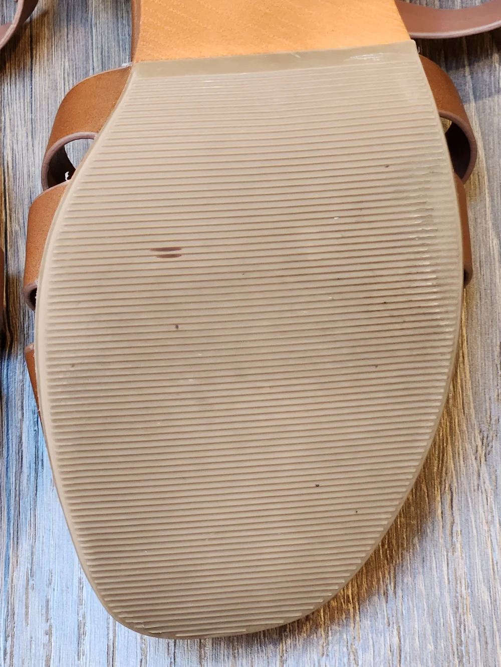 City Classified Brown Strappy Platform Block Heel Sandals - Size 6 - EUC